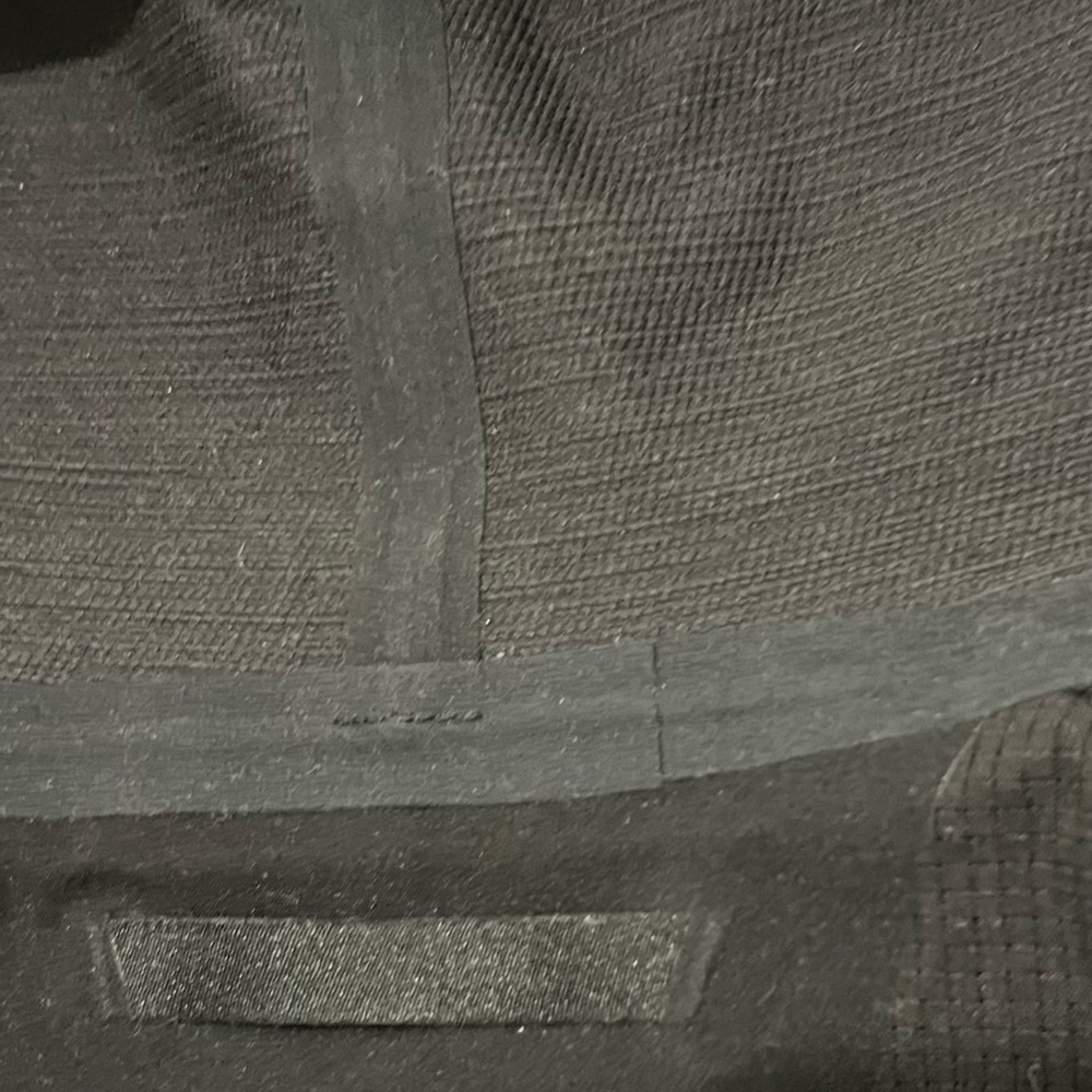 Lululemon Men's Black Lightweight Hooded Jacket - Picture 8 of 15